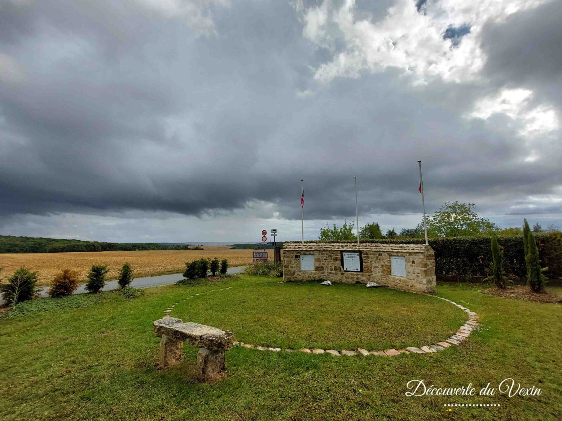 Fontenay st Père, monument commémoratif 1944-2024